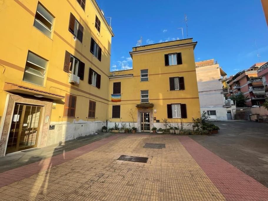 Battistini 66 Apartment, Near Vatican * Rom